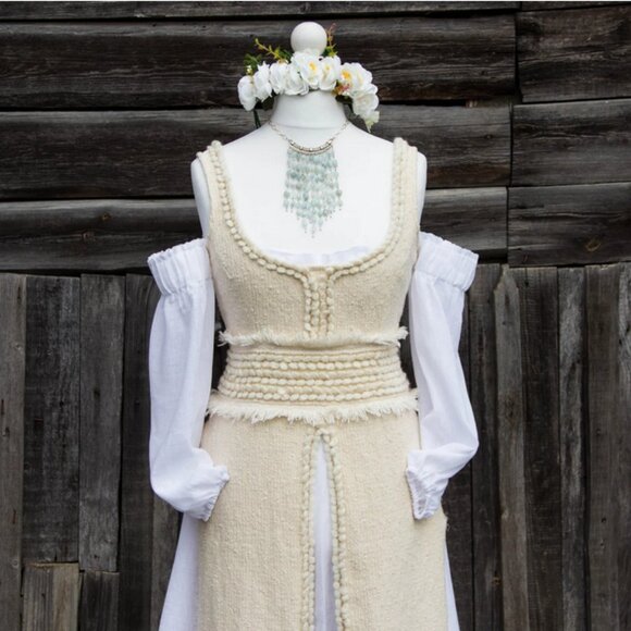 Pagan lace up Handmade Viking wedding dress, wool - Picture 6 of 8
